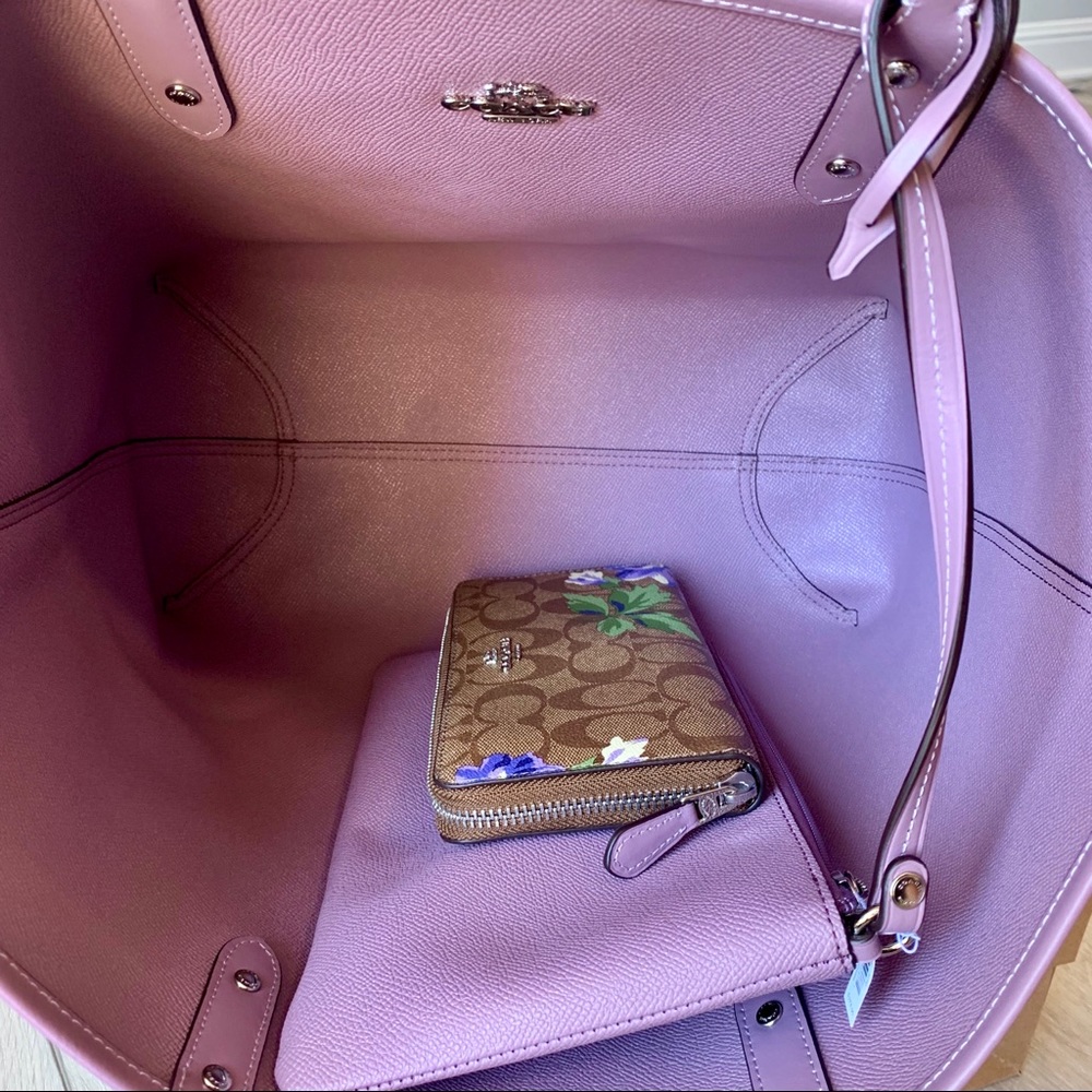 Coach Signature Reversible Lily City Tote /Wallet - Picture 8 of 8